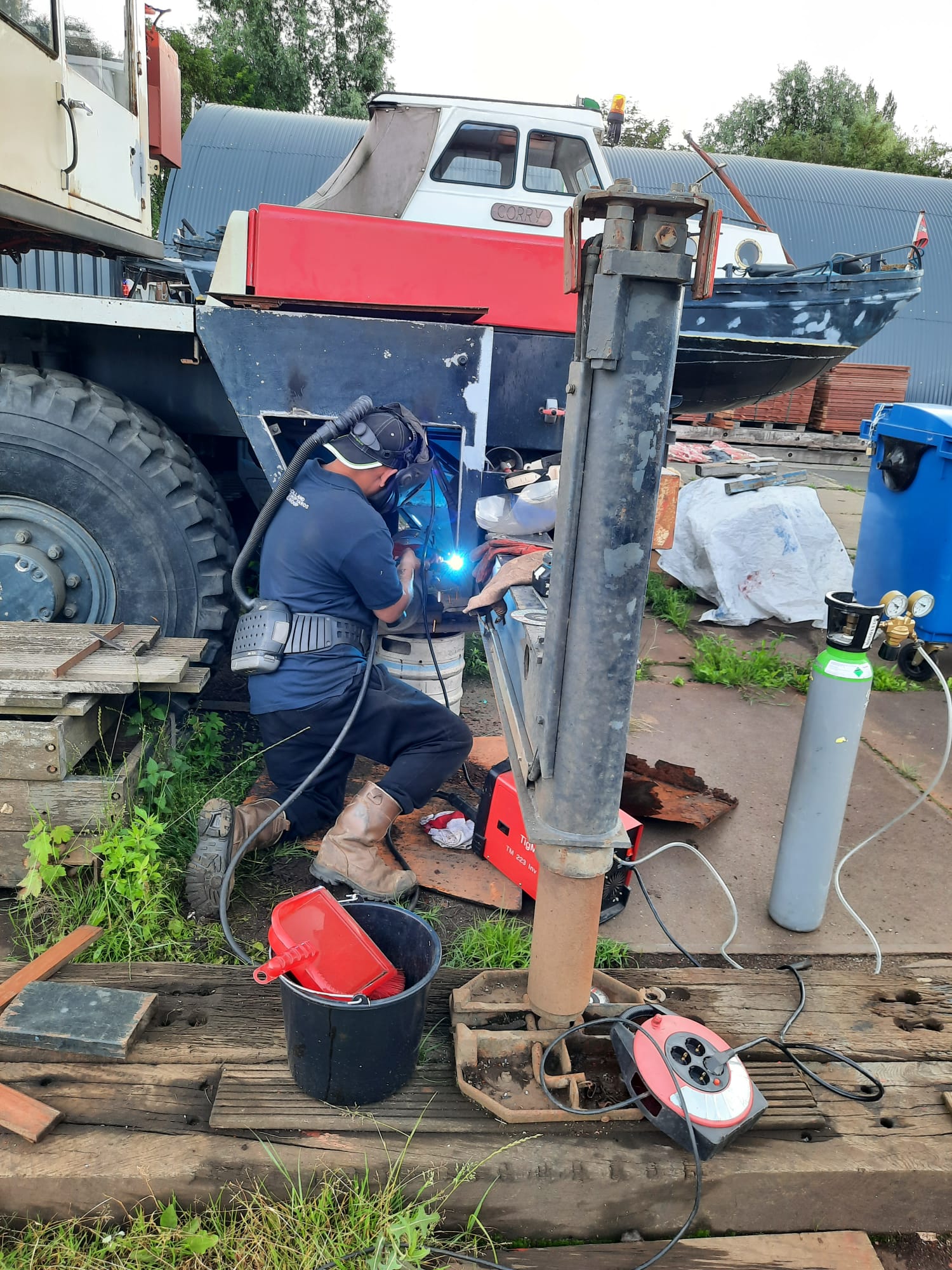 Kraan werkzaamheden Jachtwerf Pampus